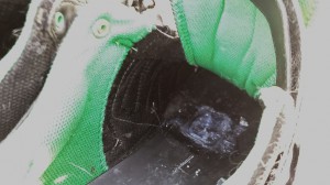 Silikon innen: Die Platte ist nun fix